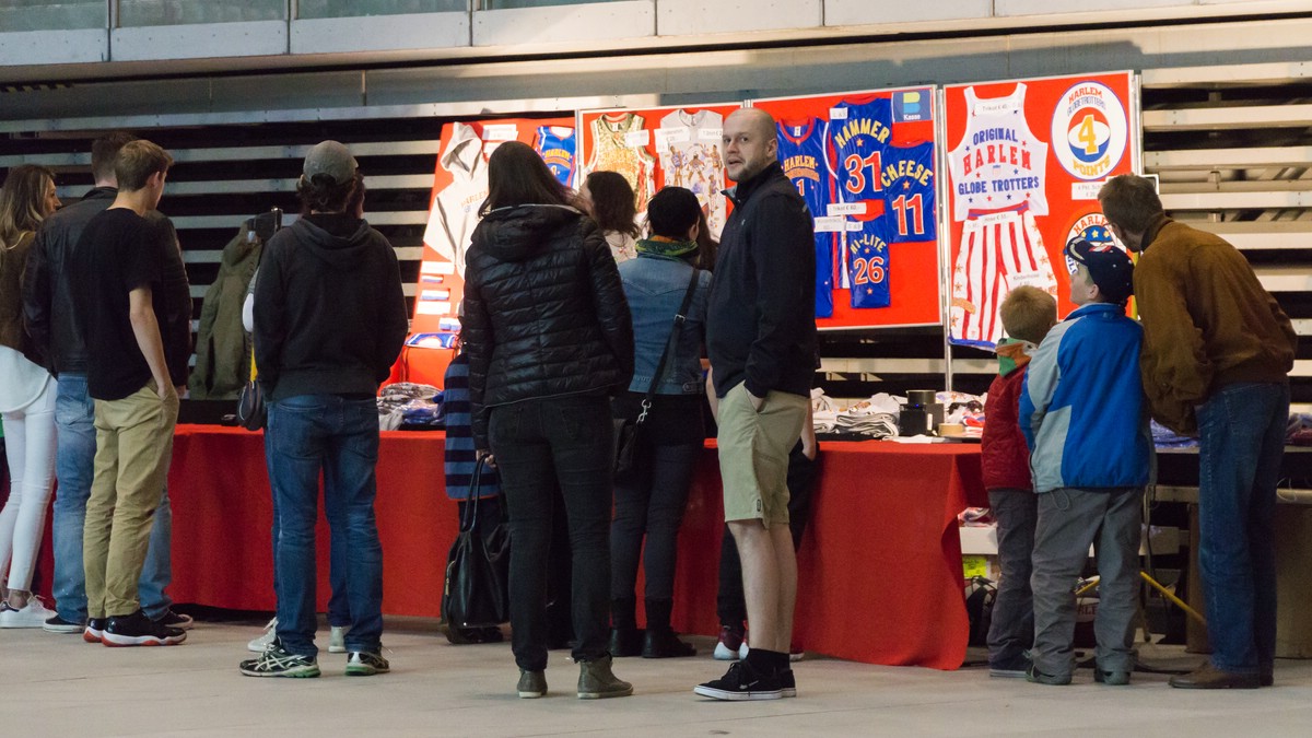O Fotomagazin / Harlem Globetrotters in der TipsArena 2016